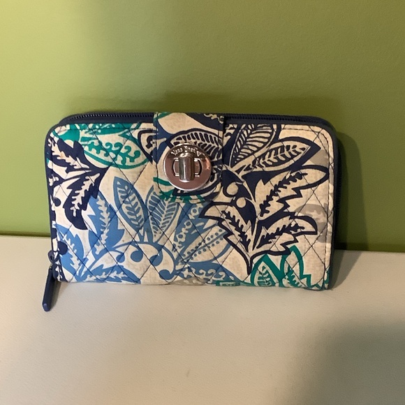 Vera Bradley Santiago zip around wallet - Picture 1 of 6